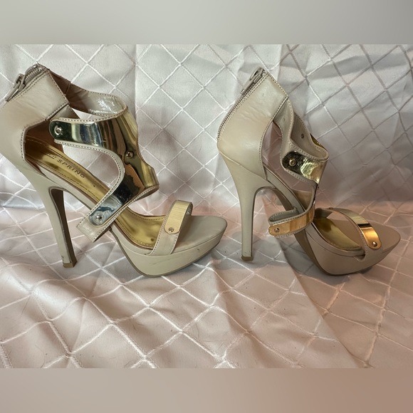 Aldo Beige Strappy Heels with Brass Accents, size 9 - Picture 5 of 16